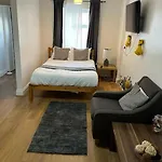 Cozy 1 Bed Flat In Canning Town