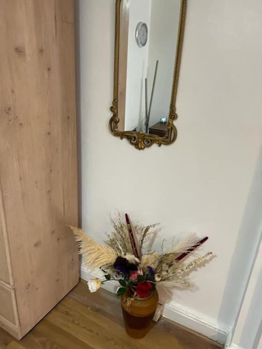 Cozy 1 Bed Flat In Canning Town Apartment *