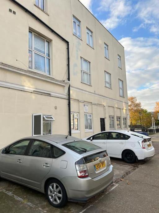 Cozy 1 Bed Flat In Canning Town *